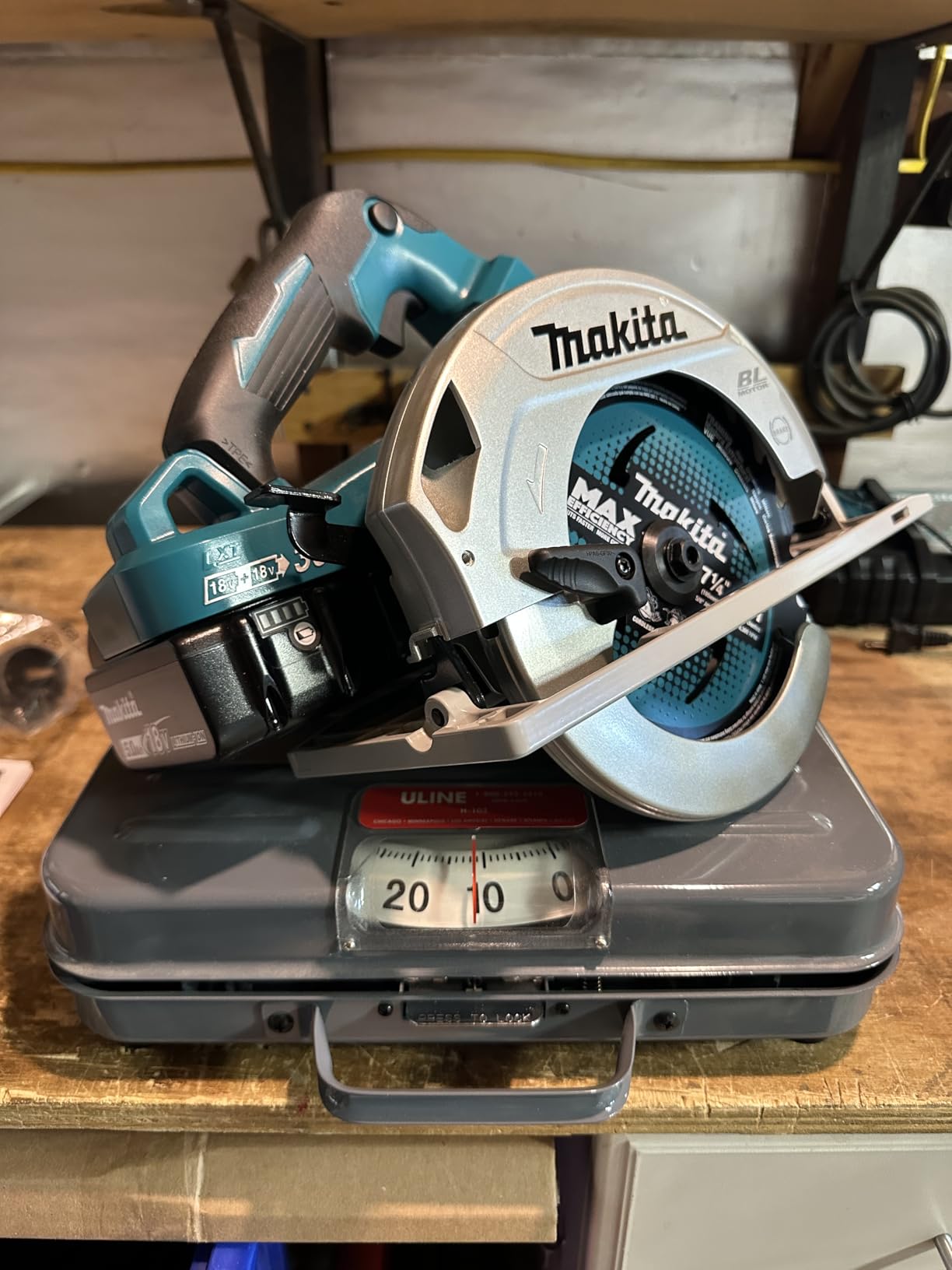 Makita XSH06Z 18V X2 LXT® Lithium-Ion (36V) Brushless Cordless 7-1/4” Circular Saw, Tool Only customer photo 2