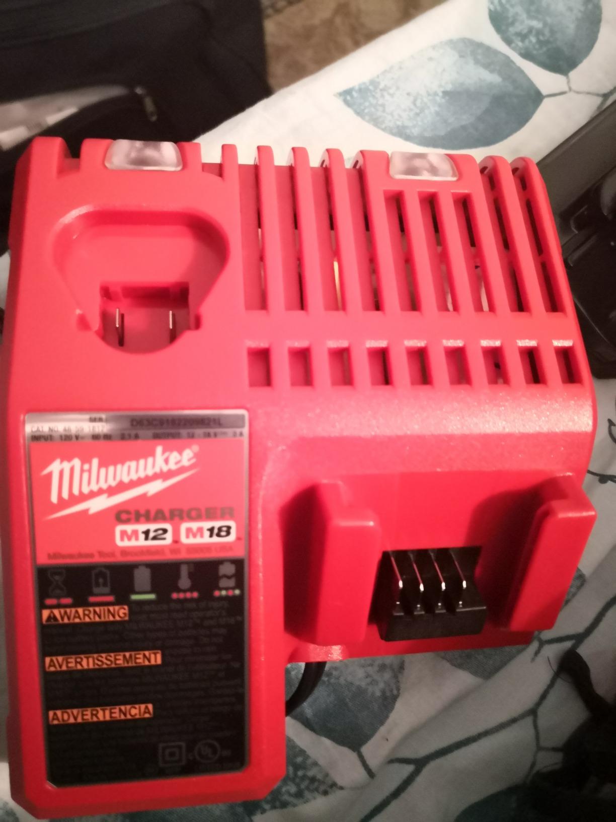 Milwaukee 2801-21P M18 18-Volt Lithium-Ion Compact Brushless Cordless 1/2 in. Drill/Driver Kit customer photo 2