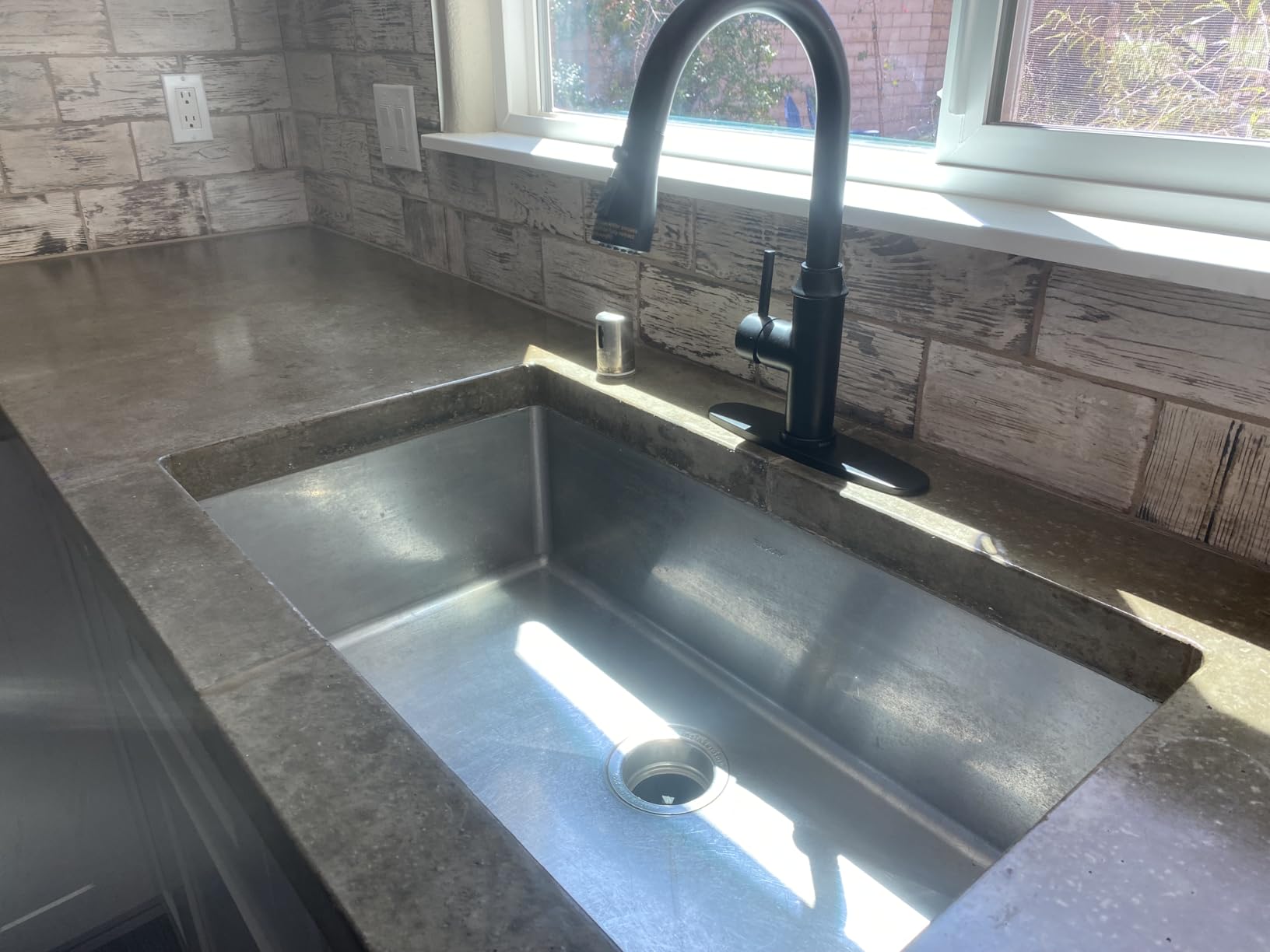 Arofa High-Arc Pull-Down Kitchen Faucet, 3-Mode Sprayer, Brushed Nickel customer photo 2