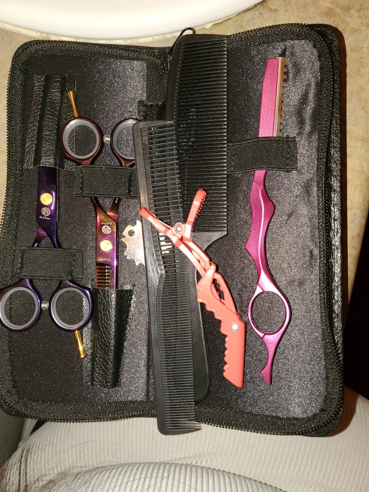 Purple Dragon 5.5 inch Hair Cutting Scissors Set with Razor - Black customer photo 2