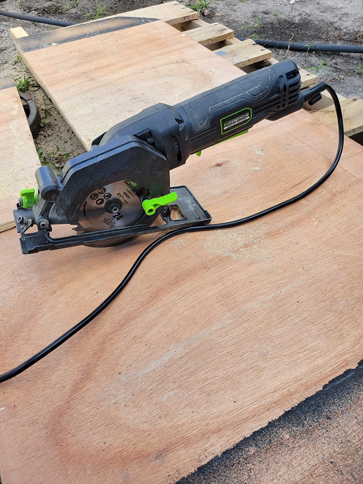 Genesis Mini Circular Saw 4.0 Amp 4-1/2