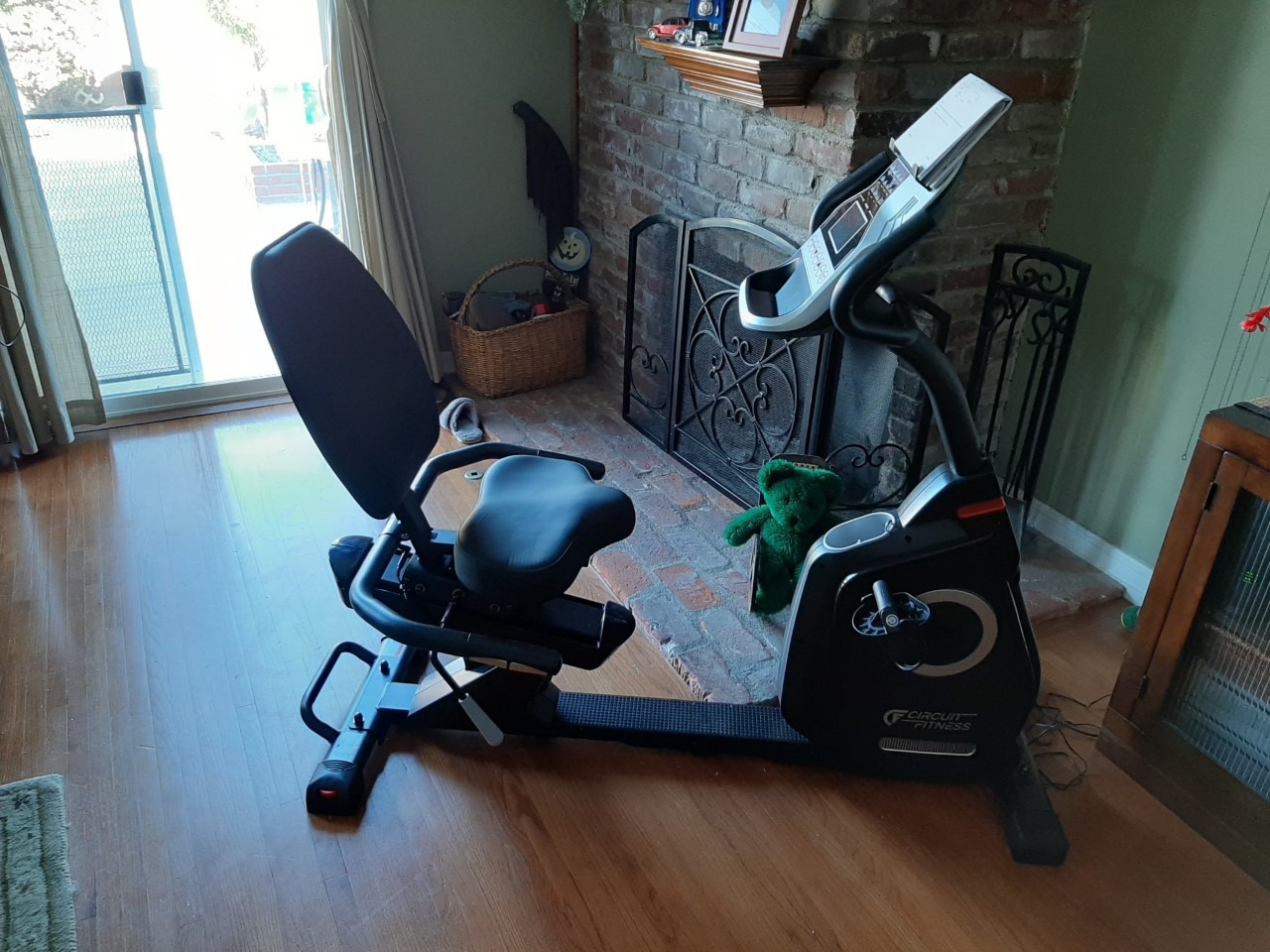 Circuit Fitness Recumbent Magnetic Exercise Bike with 15 Workout Programs, LCD and Heart Rate Monitor customer photo 2