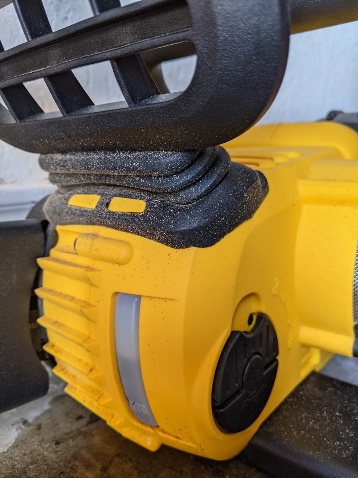 DEWALT FLEXVOLT CHAINSAW 60V 2Ah 16IN customer photo 2