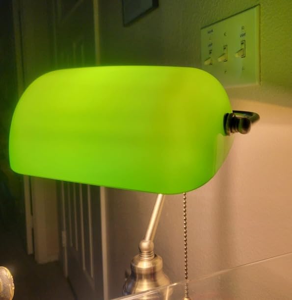 Glass Bankers Desk Lamp with Pull Chain Switch Plug in Fixture (Green) customer photo 1