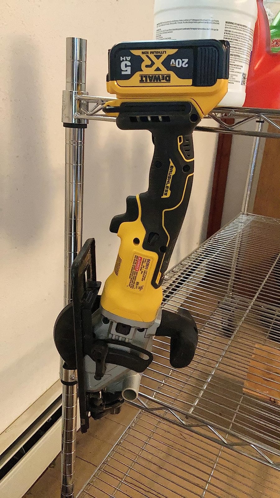 DEWALT ATOMIC 20V MAX* Circular Saw Kit, 4-1/2-Inch (DCS571P1) customer photo 1
