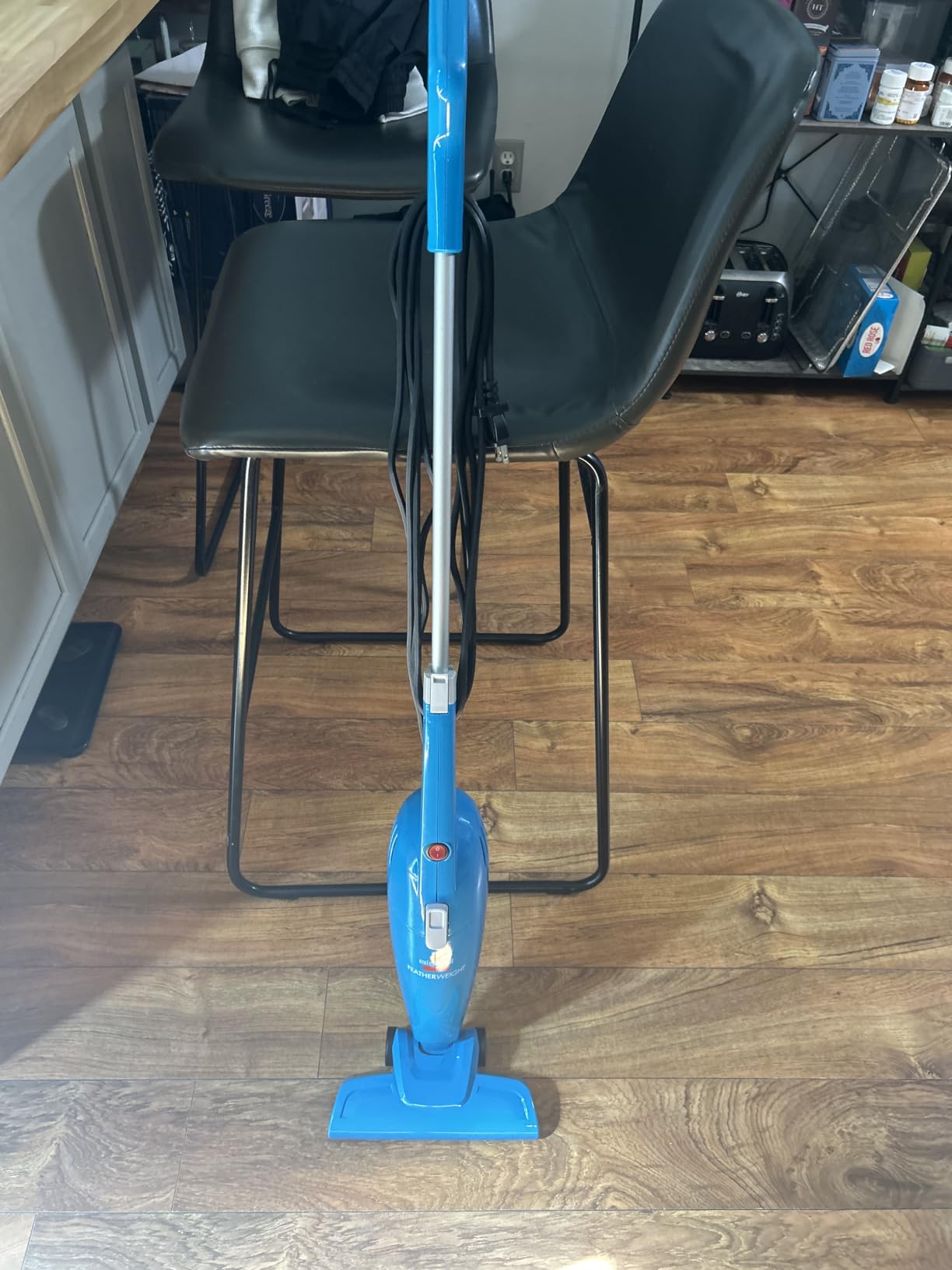 Bissell 2033M Featherweight Stick Lightweight Bagless Vacuum and Electric Broom with Crevice Tool for Hard Floors and Carpets, Black customer photo 1