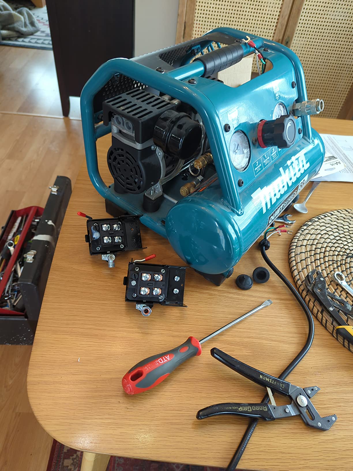 Makita MAC100Q Quiet Series, 1/2 HP, 1 Gallon Compact, Oil-Free, Electric Air Compressor customer photo 2