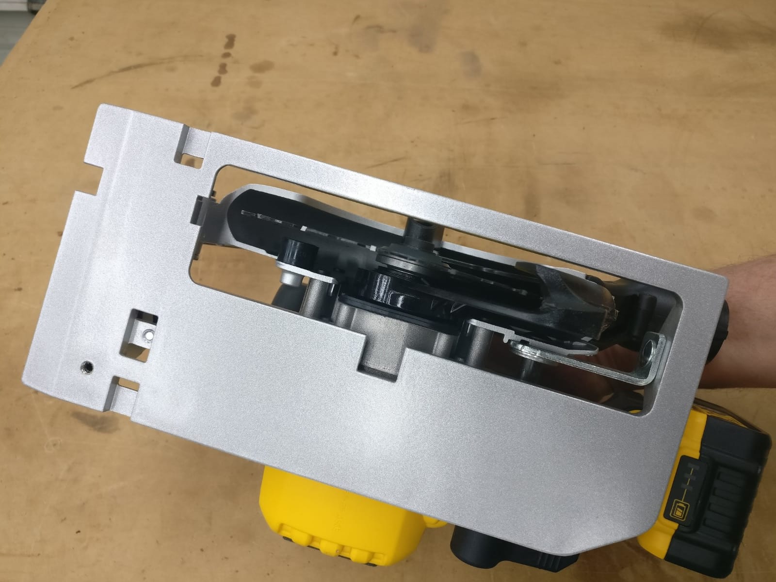 DEWALT 20V MAX* Circular Saw, 6-1/2-Inch, Cordless, Battery and Charger Included (DCS565P1) customer photo 2