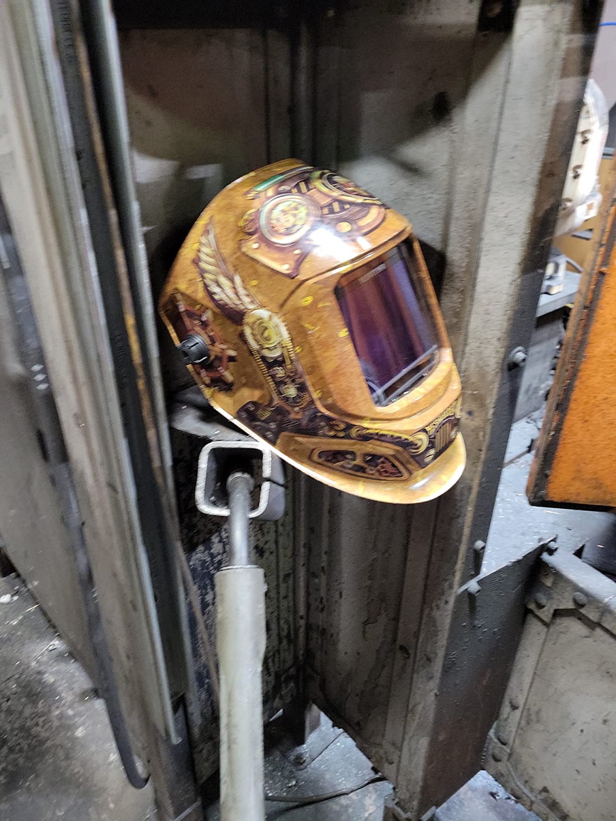 YESWELDER Auto-Darkening Welding Helmet with USB LED Work Light customer photo 1