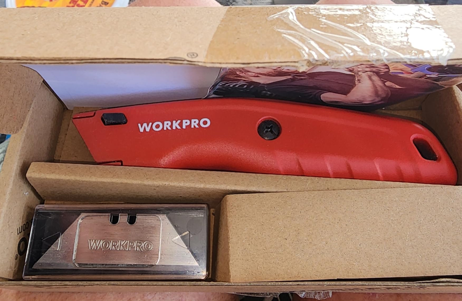 WORKPRO Premium Utility Knife, Retractable All Metal Heavy Duty Box Cutter, Quick Change Blade Razor Knife, with 10 Extra Blades customer photo 1