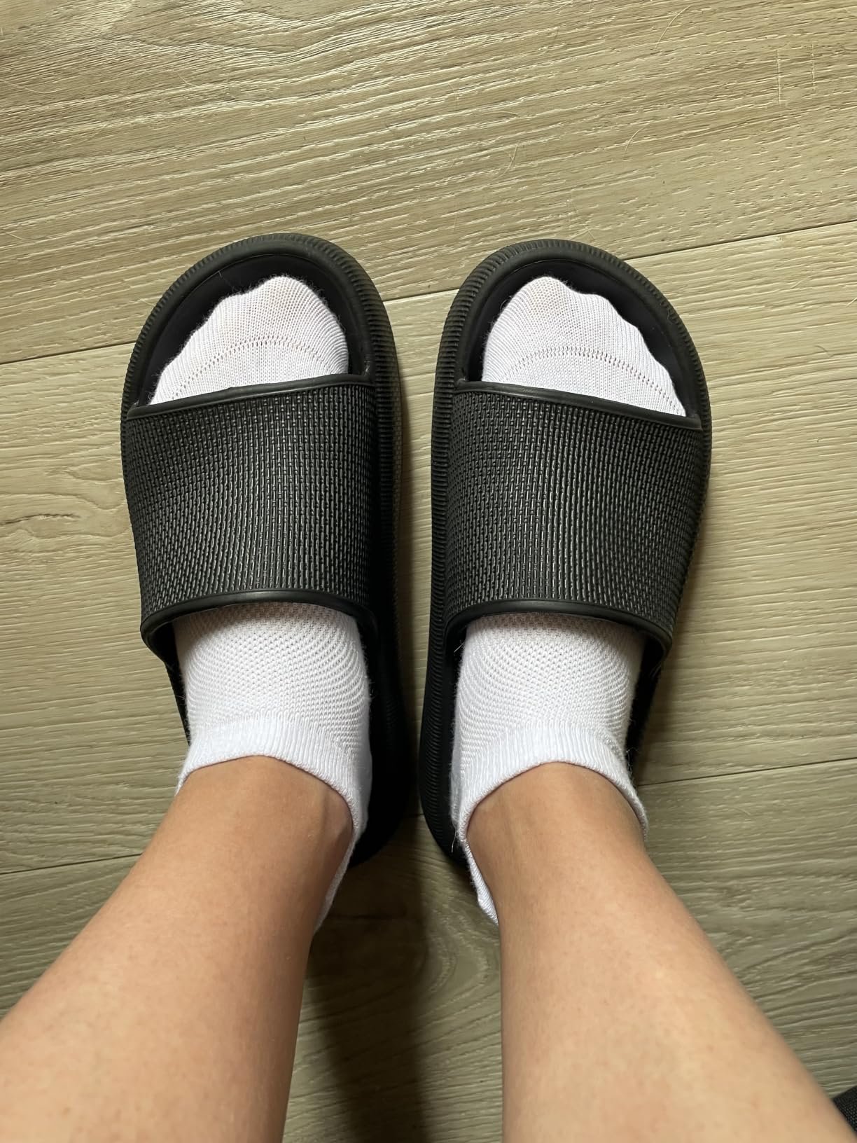 Joomra Pillow Slippers for Women and Men Thick Sole Ultra Cushion Slides customer photo 2