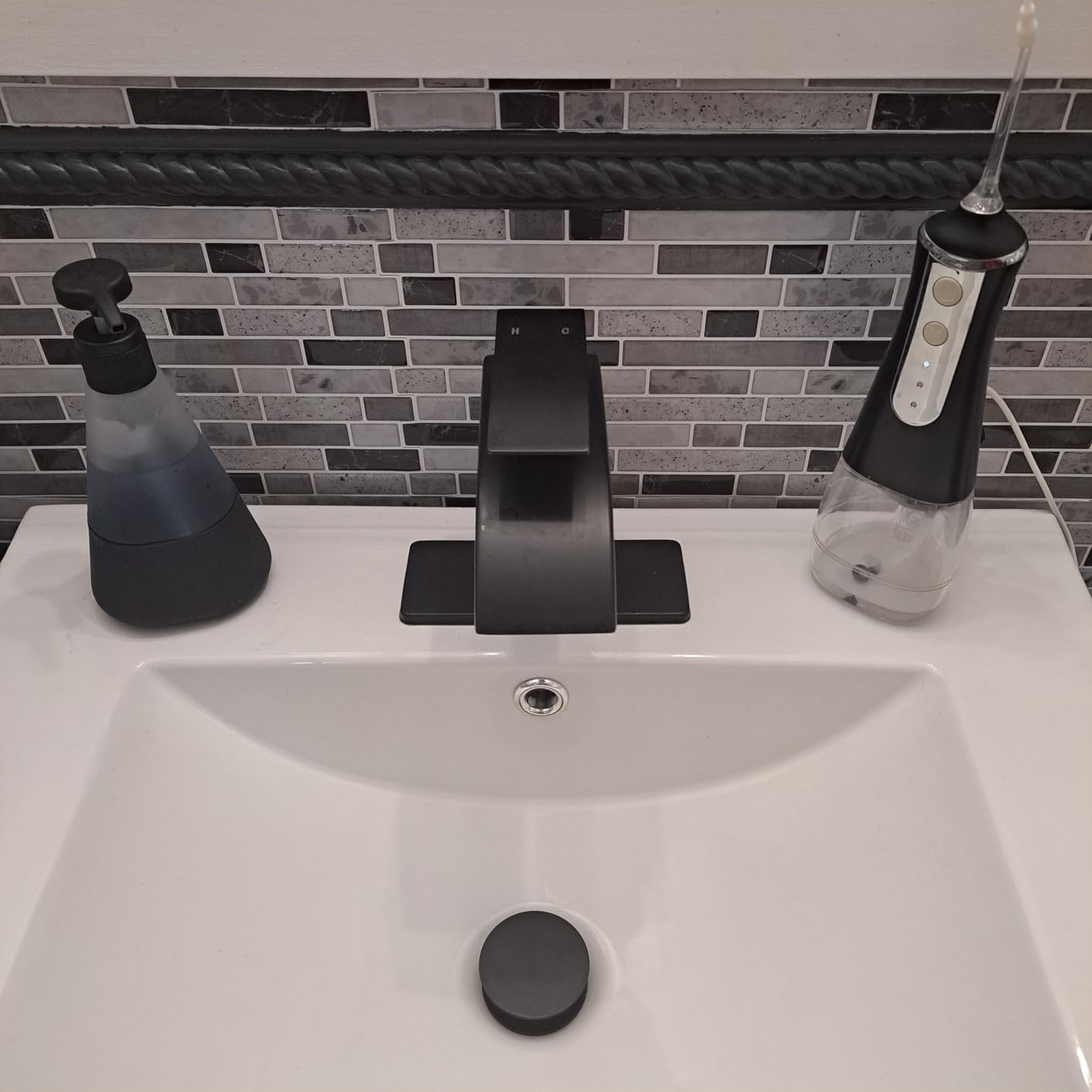 Fransiton Waterfall Single Handle Bathroom Sink Faucet Black customer photo 1