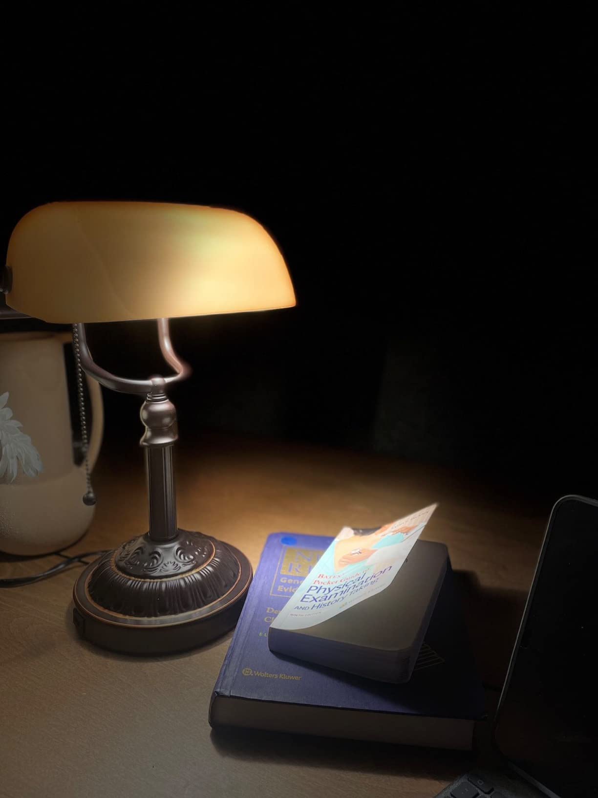 Bankers Desk Lamp with USB-A Charging Port, Vintage Desk Lamps with Pull Chain Green Glass, Antique Brass Banker's Lamp for Home Office Library customer photo 1