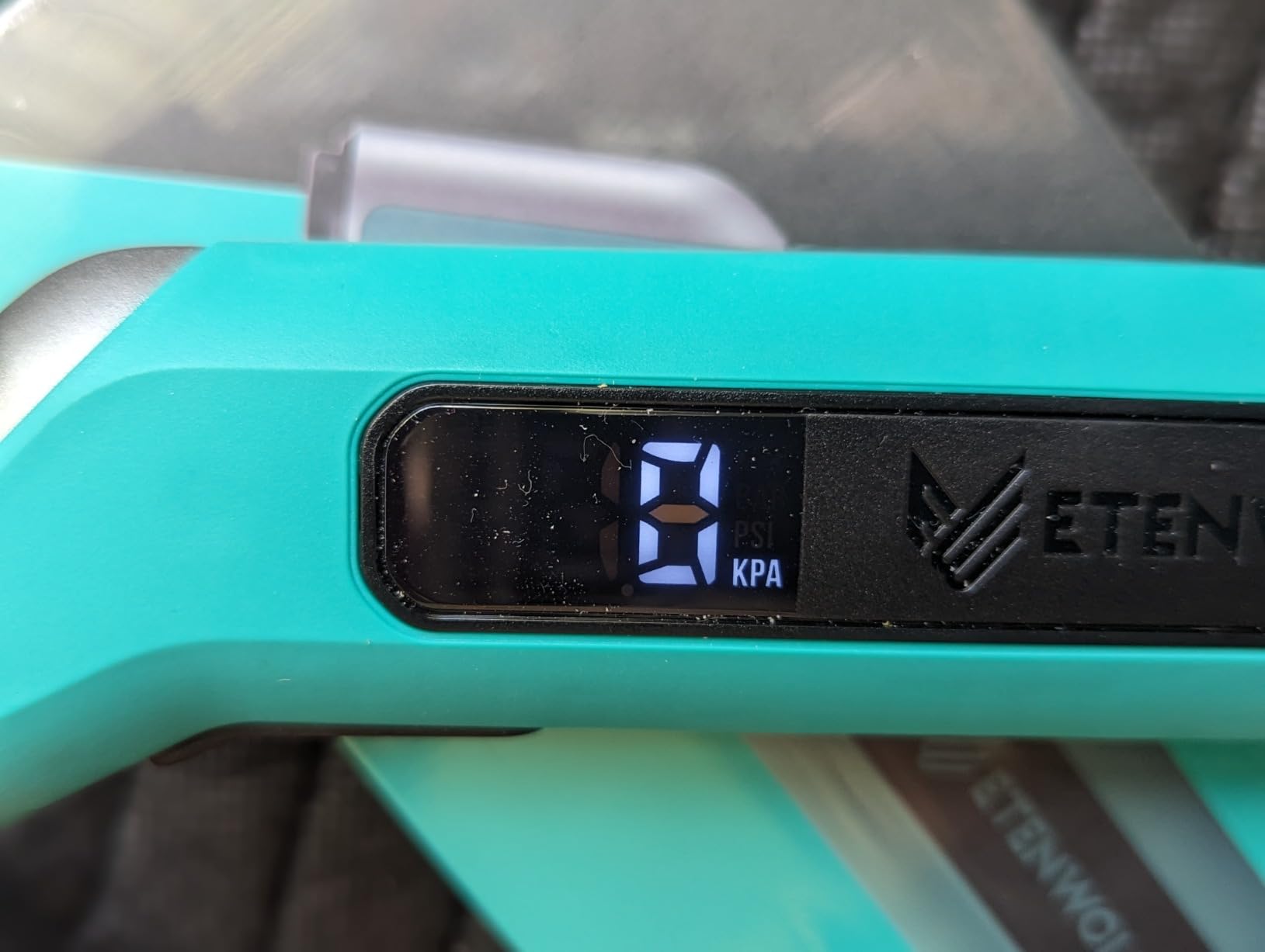 ETENWOLF T300 Digital Tire Pressure Gauge 200 PSI for Car, RV, Truck, Bikes customer photo 1
