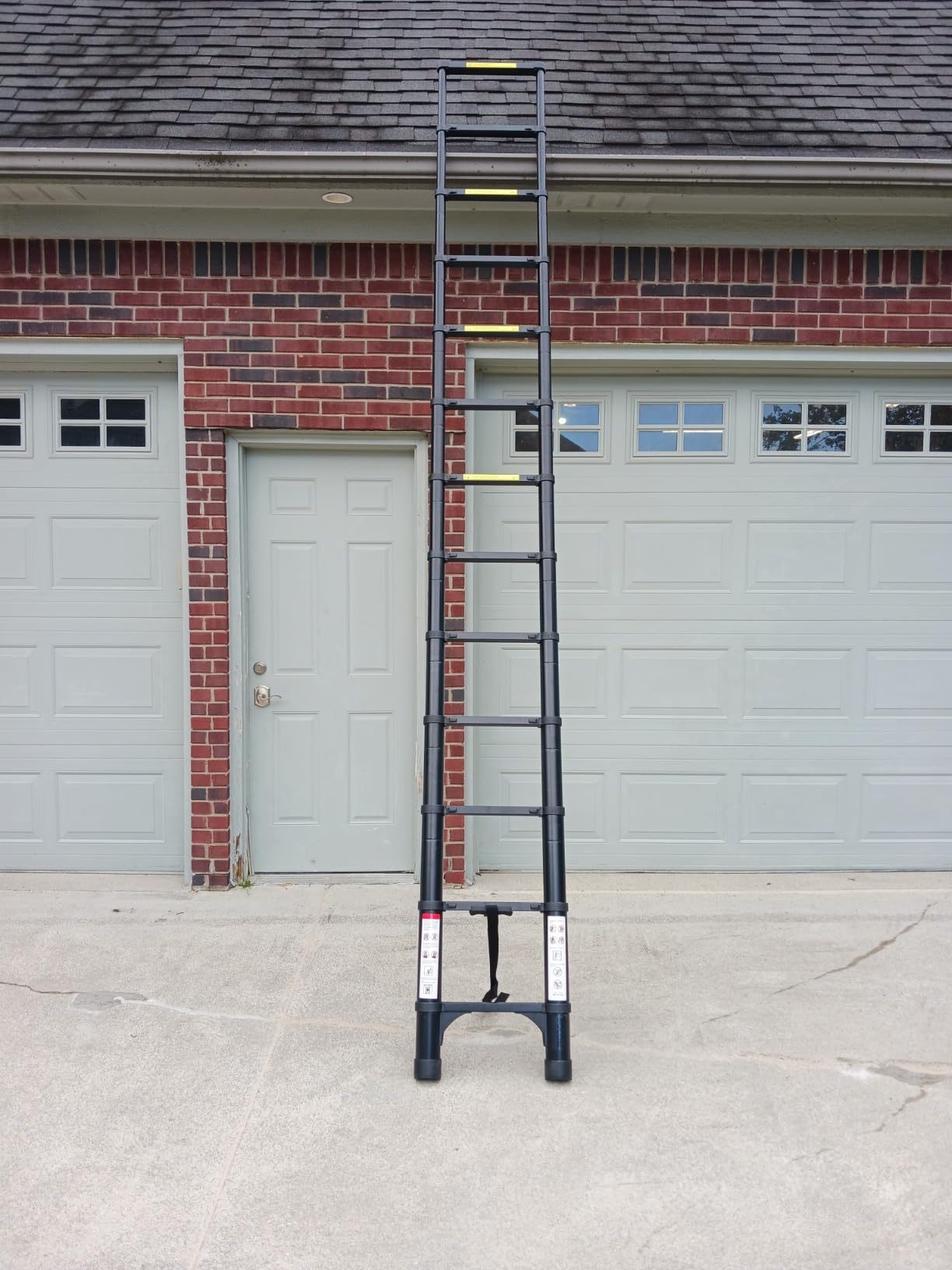 BOCOM 12.5 FT Aluminum Telescoping Ladder, Lightweight Multi-Purpose Collapsible Extension with 2 Triangle Stabilizers, Heavy Duty 330 lbs Max Capacity, Ideal for Home, RV, and Outdoor Work Black customer photo 1