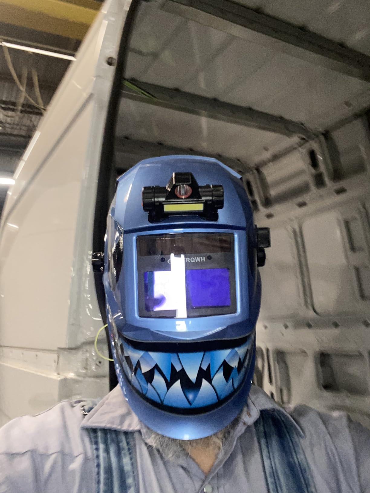 TRQWH Welding Hood Auto Darkening Welding Helmet with Light True Color customer photo 2
