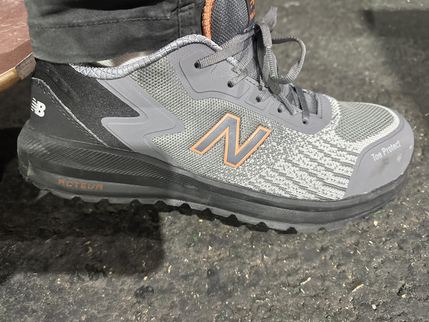 New Balance Men's Composite Toe Safety Shoe Speedware – Slip Resistant, Puncture Resistant, Electrical Hazard customer photo 1