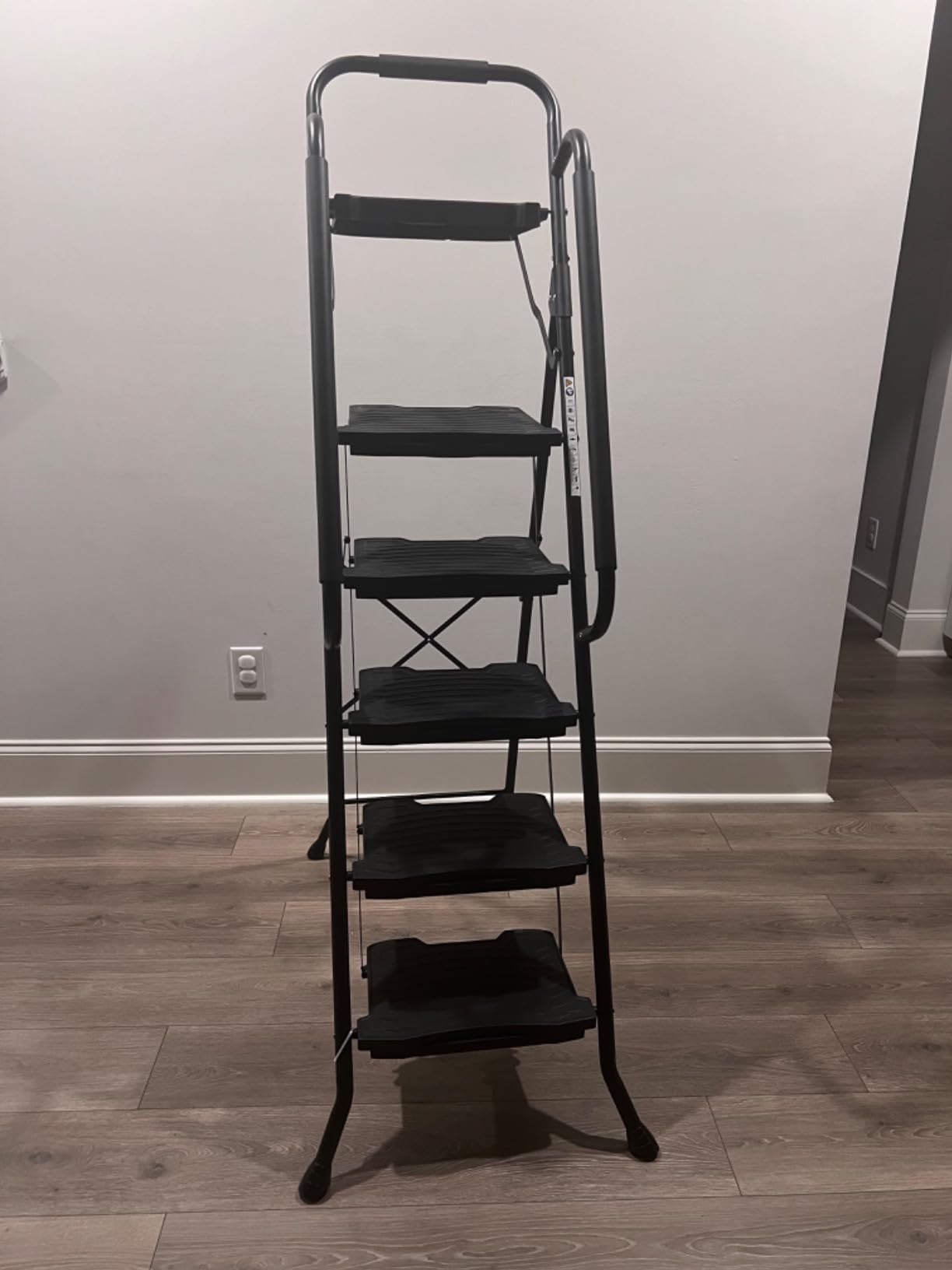 KINGRACK 5 Step Ladder with Tool Platform, 900 lbs Sturdy Step Stool with Handrail, Folding Steel Ladder with Wide Pedal, Safety Ladder for Adults Home Outdoor Painting Garage Office customer photo 1