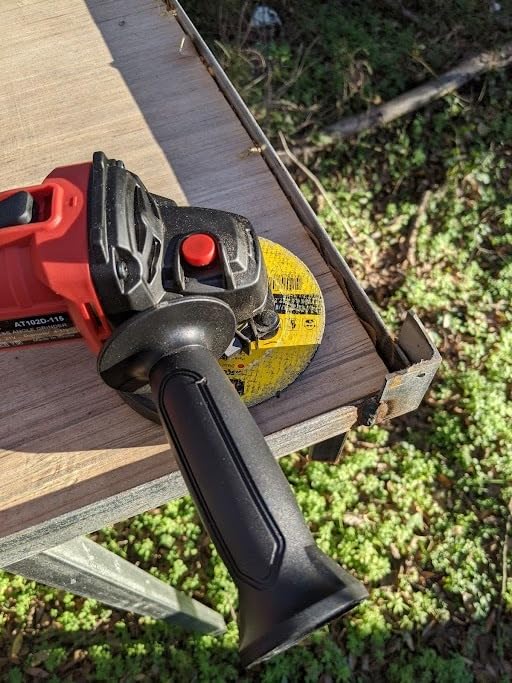 AOBEN Cordless Angle Grinder 4-1/2 inch, 21V Battery Grinder Kit, Power Electric Cut Off Tool, Brushless Motor, 2x4.0Ah Battery & Charger, for Metal Cutting, Grinding, Polishing customer photo 1