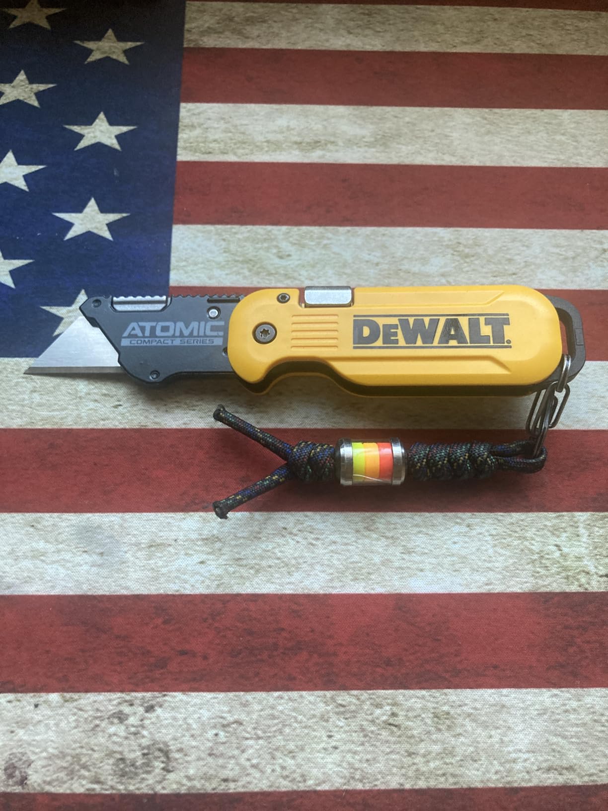 Dewalt Atomic Compact Series Push And Flip Folding Utility Knife customer photo 1