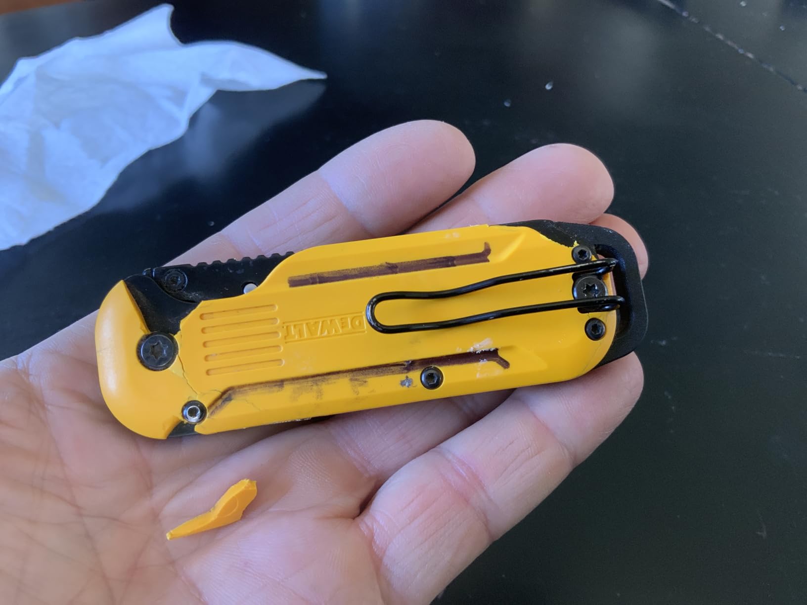 Dewalt Atomic Compact Series Push And Flip Folding Utility Knife customer photo 2