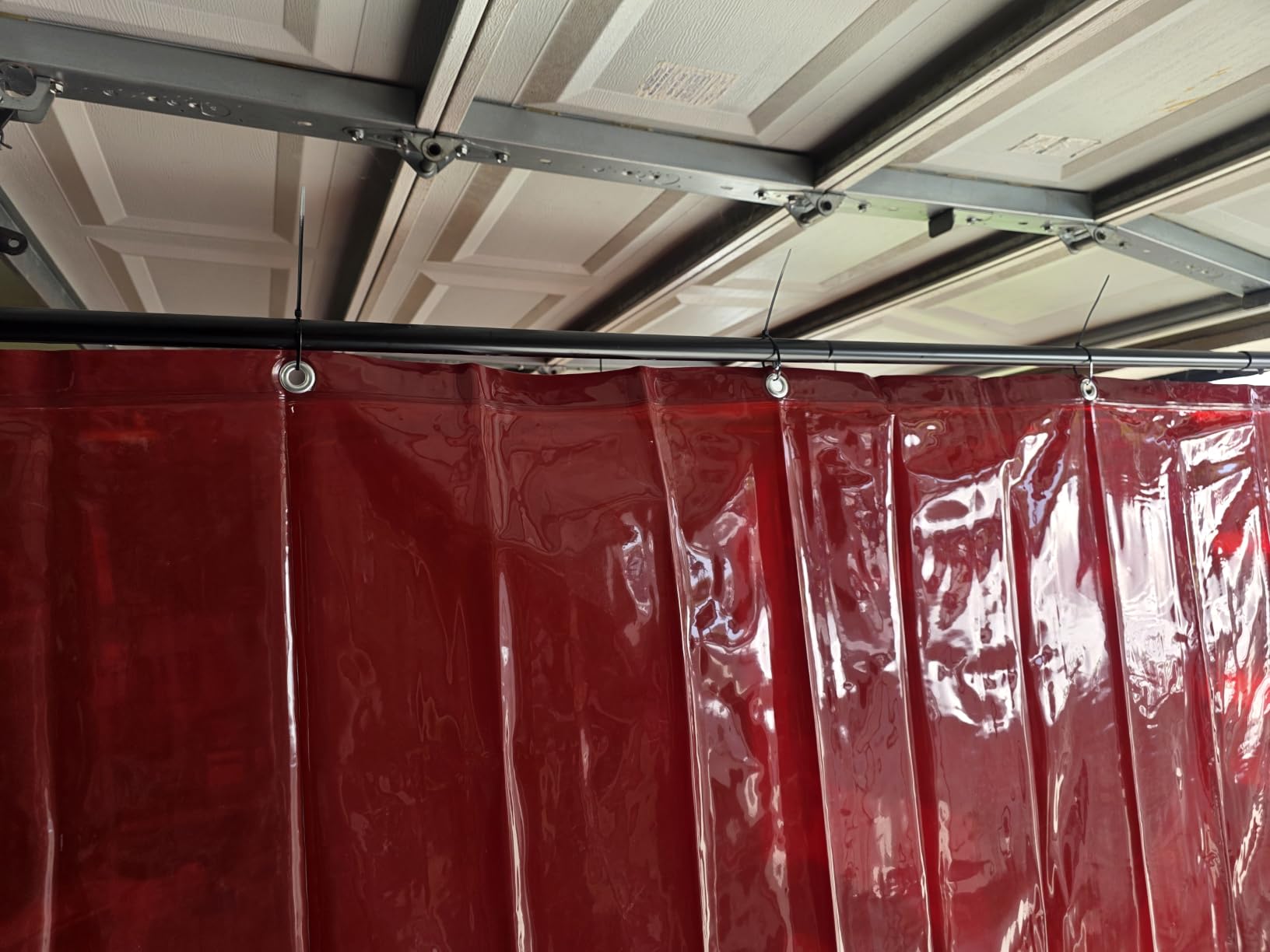 VEVOR Welding Screen with Frame, 6' x 6' 3 Panel Welding Curtain Screens, Flame-Resistant Vinyl Welding Protection Screen on 12 Swivel Wheels (6 Lockable), Movable & Professional for Workshop, Yellow customer photo 1