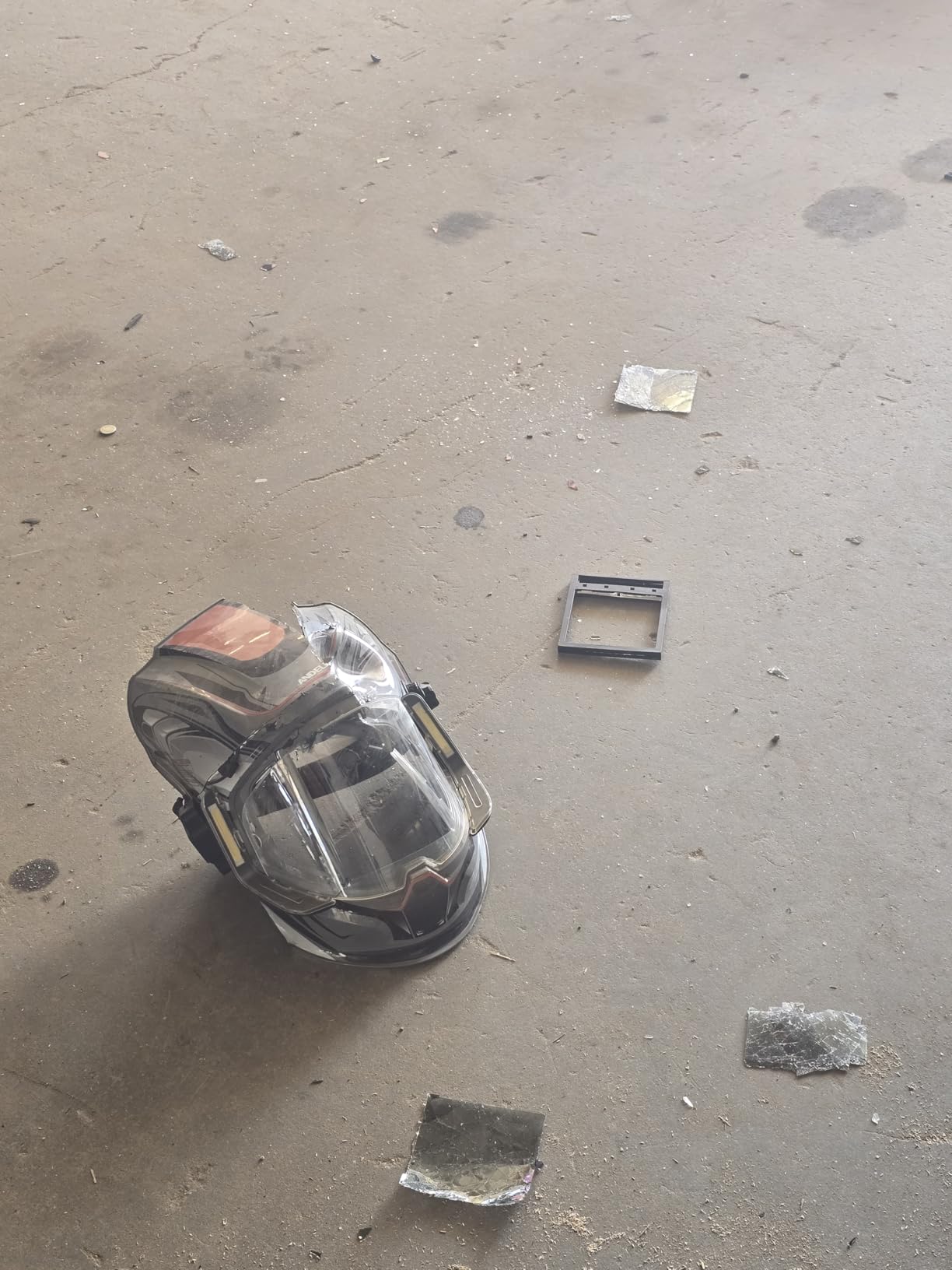 ANDELI Auto Darkening Welding Helmet with Light,with Internal Display customer photo 1