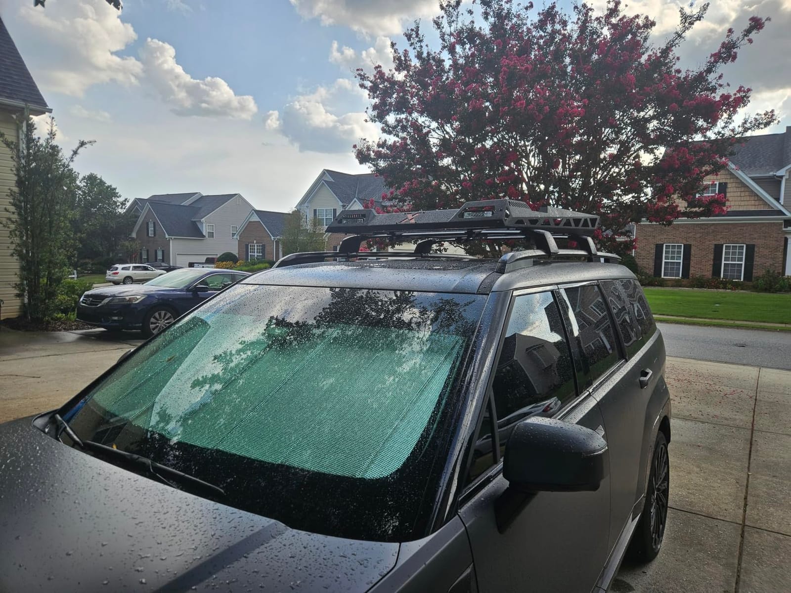 YZONA Roof Rack Cargo Basket 55''x41'' with 2 Pcs LED Light Bars & Cargo Net, Streamlined Heavy-Duty Car Top Cargo Carrier, 150 LBS Capacity Rooftop Luggage Storage Holder, Fit for Truck SUV Van Car customer photo 1