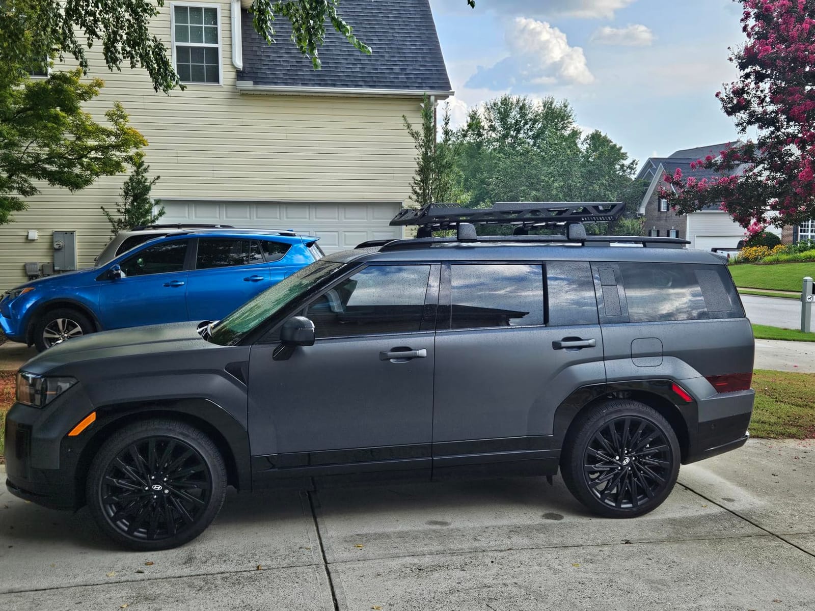 YZONA Roof Rack Cargo Basket 55''x41'' with 2 Pcs LED Light Bars & Cargo Net, Streamlined Heavy-Duty Car Top Cargo Carrier, 150 LBS Capacity Rooftop Luggage Storage Holder, Fit for Truck SUV Van Car customer photo 2