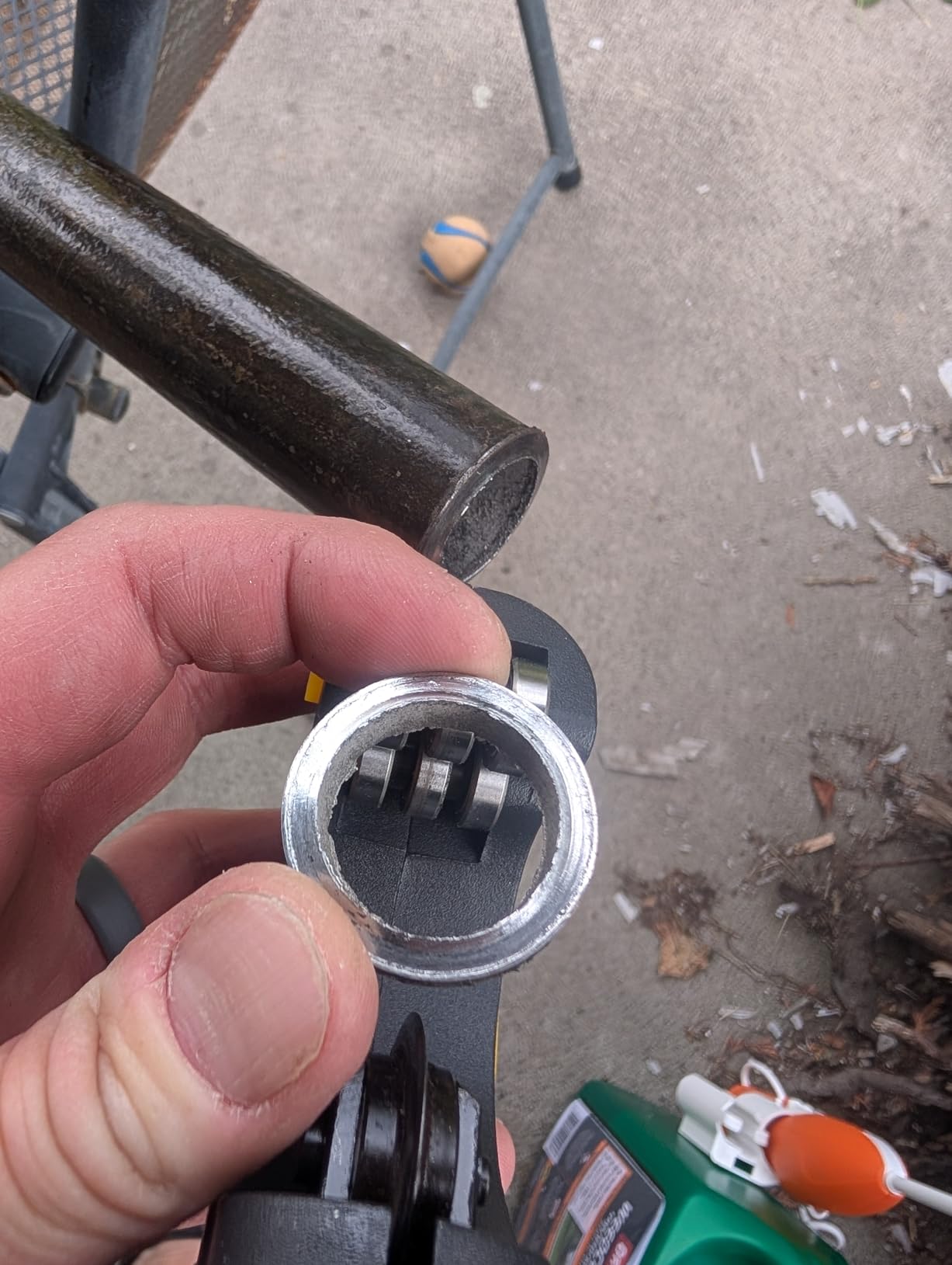TOLESA Pipe Cutter Tool Heavy Duty 1/8''-2'' with Deburring Reaming Tool customer photo 1