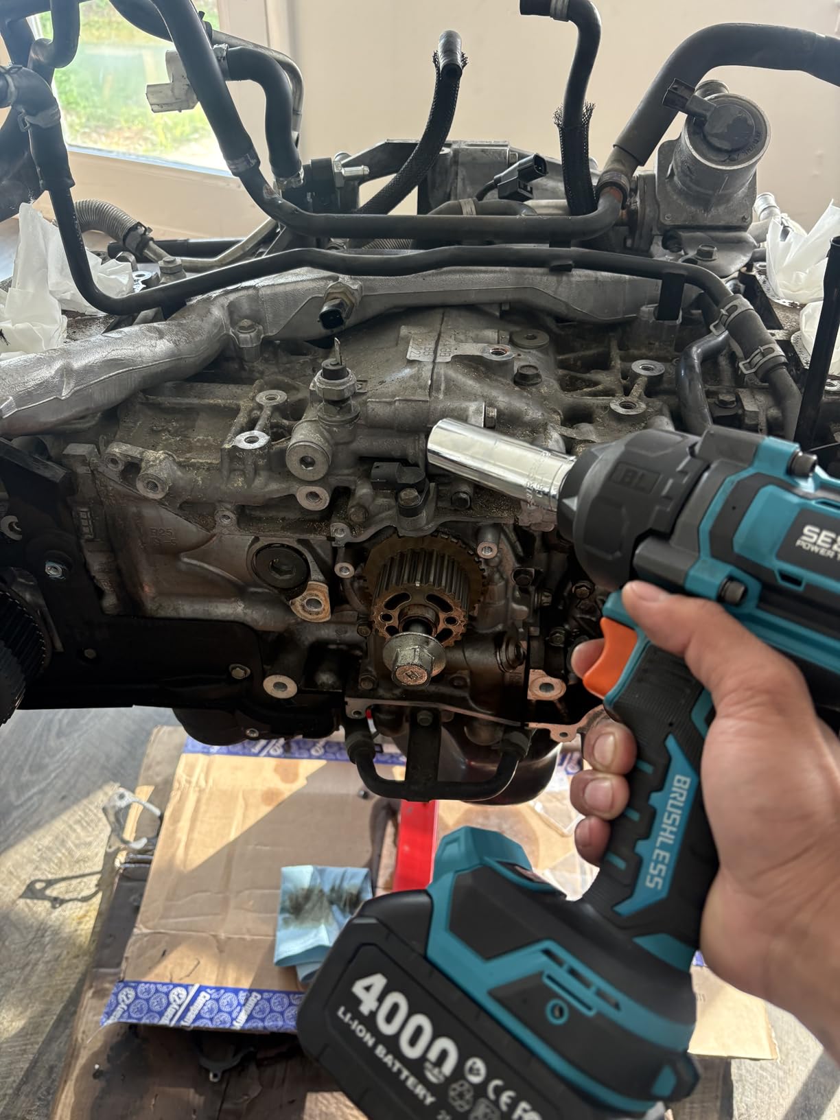 Seesii Impact Wrench 886 Ft-lbs(1200N.m), 1/2 High Torque Impact Gun with 21V 2x4.0Ah Battery, Electric Impact Driver, 2900IPM, 5 Socket, Cordless Impact Wrench for Home Car/Mower/Pickup/Truck RV customer photo 2