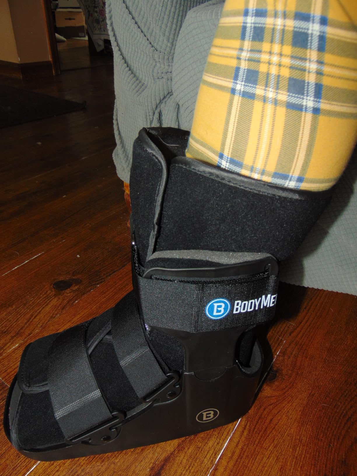 BodyMed Air CAM Walking Fracture Boot, Medium, 12.3