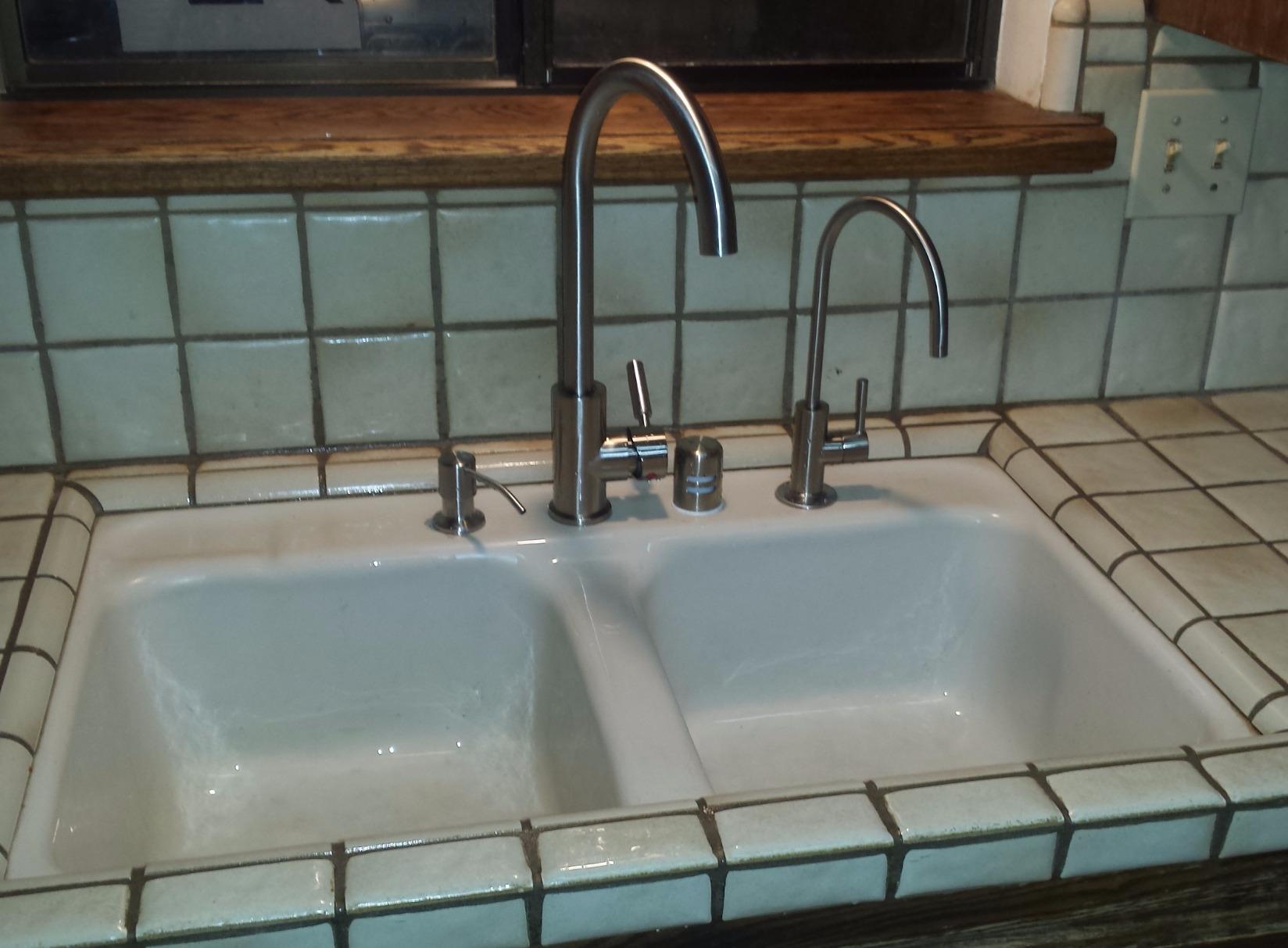 VAPSINT Kitchen Faucet with Pull Down Sprayer, Kitchen Sink Faucet customer photo 1