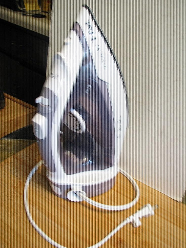 T-Fal Virtuo Steam Iron for Clothes with Retractable Cord, Portable Iron and Steamer for Clothes, Ceramic Nonstick Soleplate, 1500 Watts, Anti-Drip, Auto-Off, Scratch Resistant, Grey customer photo 1