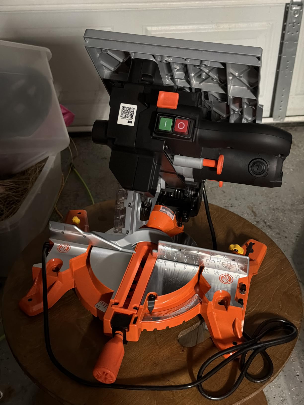VEVOR Compound Miter Saw, 10-Inch Blade, 15 Amp Motor, 60-Tooth, Corded Single Bevel 0-45°, LED Precision Alignment, Angle Adjustable, Lightweight Cast Aluminum Base, for Wood, Composite Decking customer photo 1