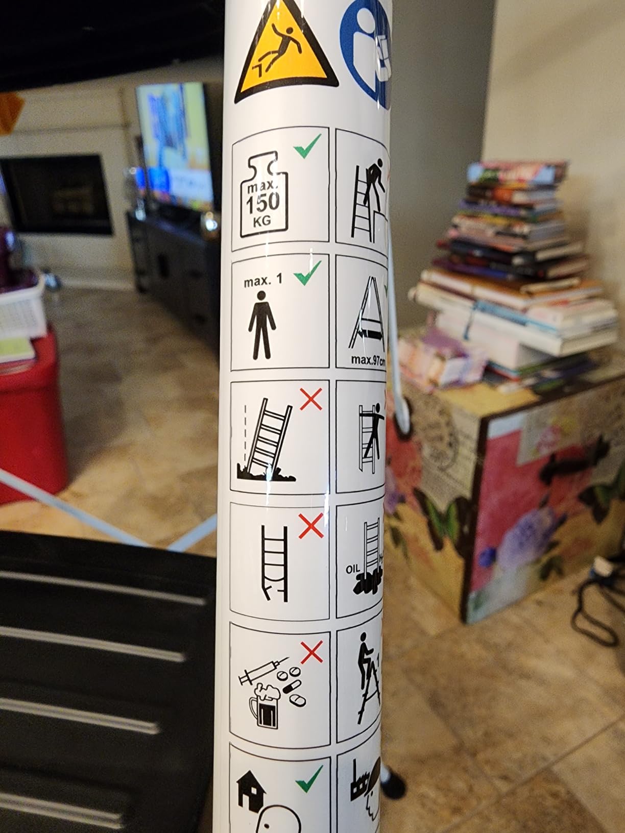 Urackify 5 Step Ladder for Home,Folding Step Stool for Adults,800LBS,White customer photo 1