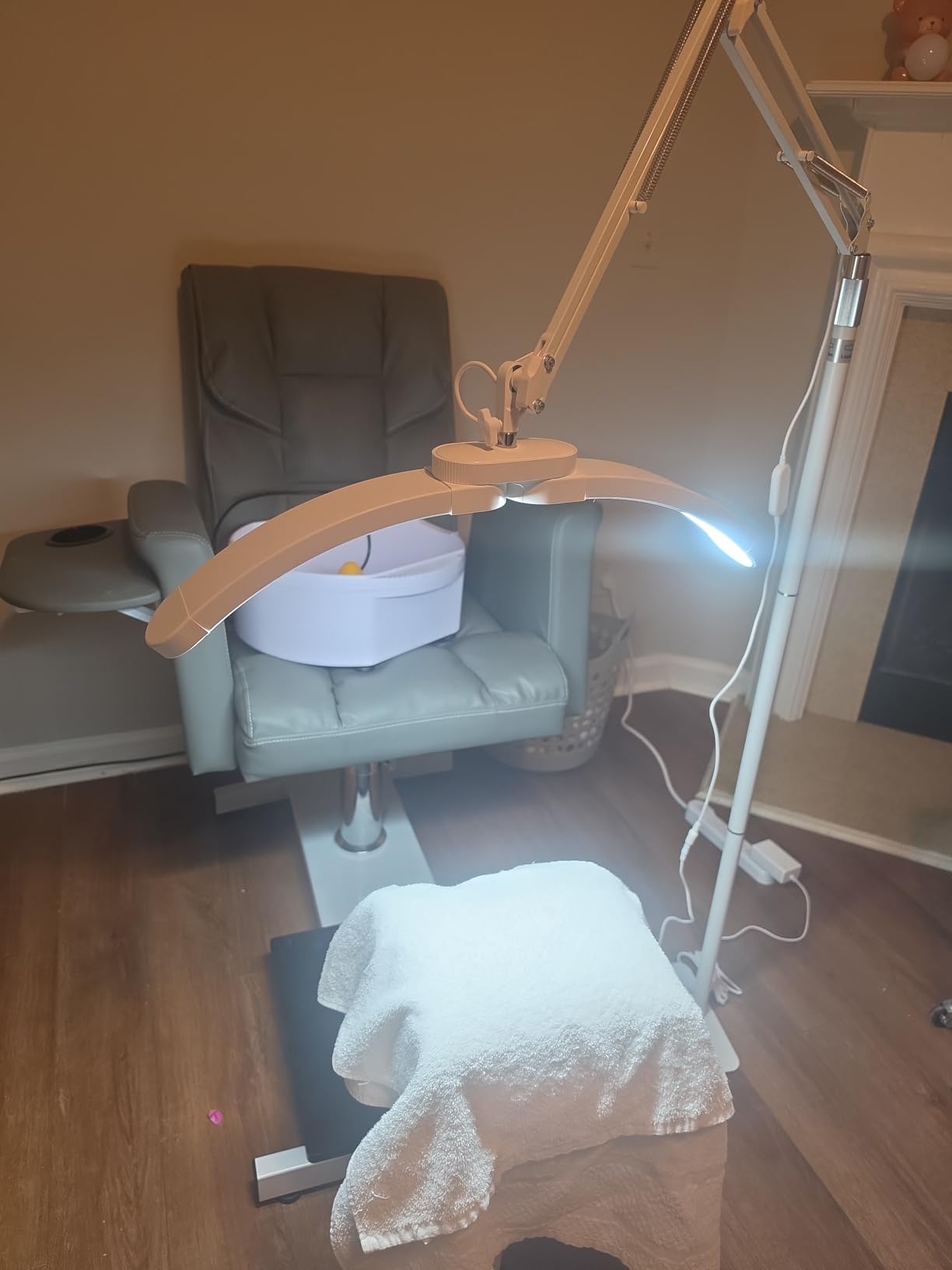 2-in-1 Lash Light, 2026 Upgraded Professional LED Half Moon Lamp customer photo 1