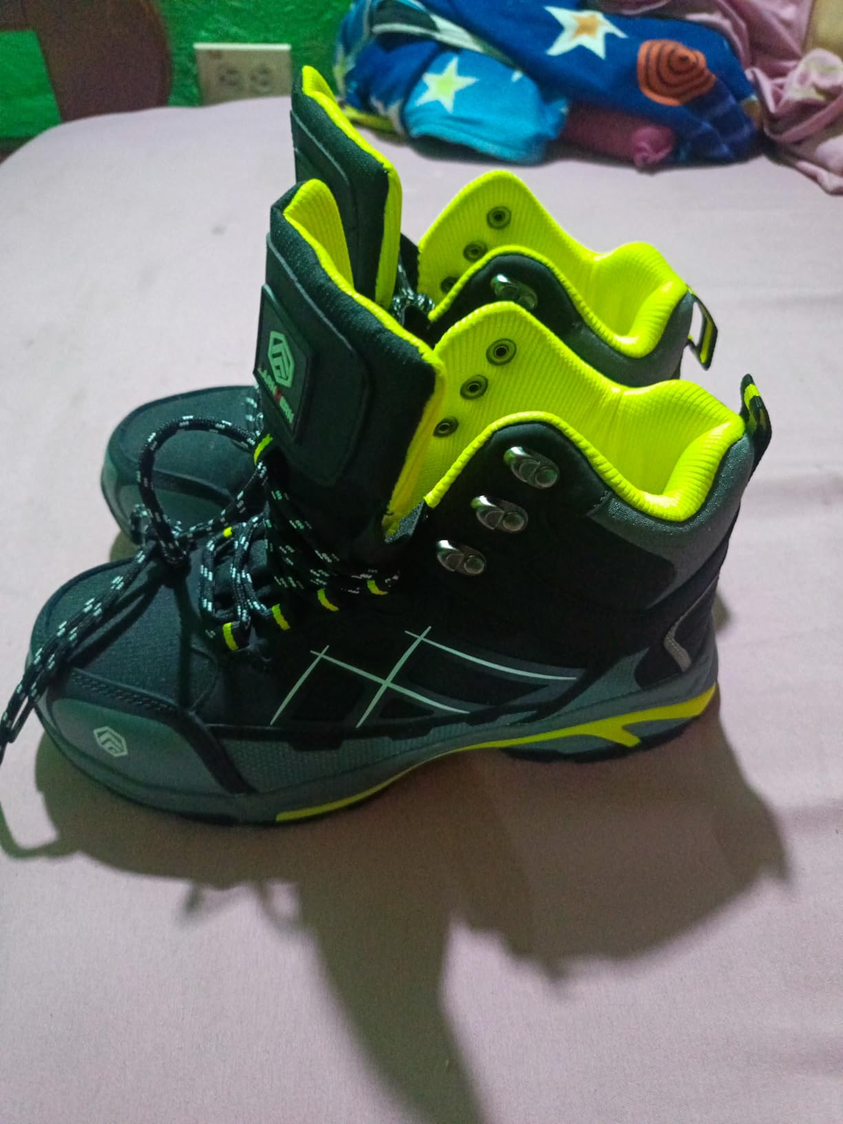 LARNMERN Steel Toe Boots Men Comfortable Work Safety Shoes Hiking Sneakers customer photo 1