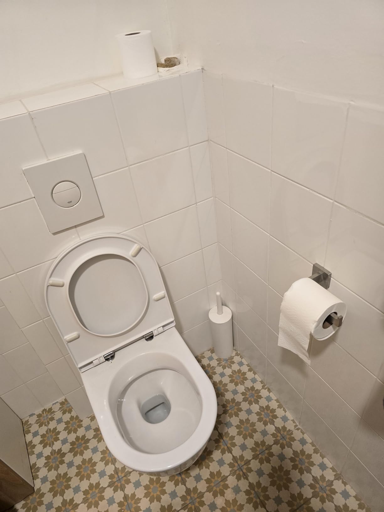 Black Bathroom Hardware Set, 4-Piece + 15.7