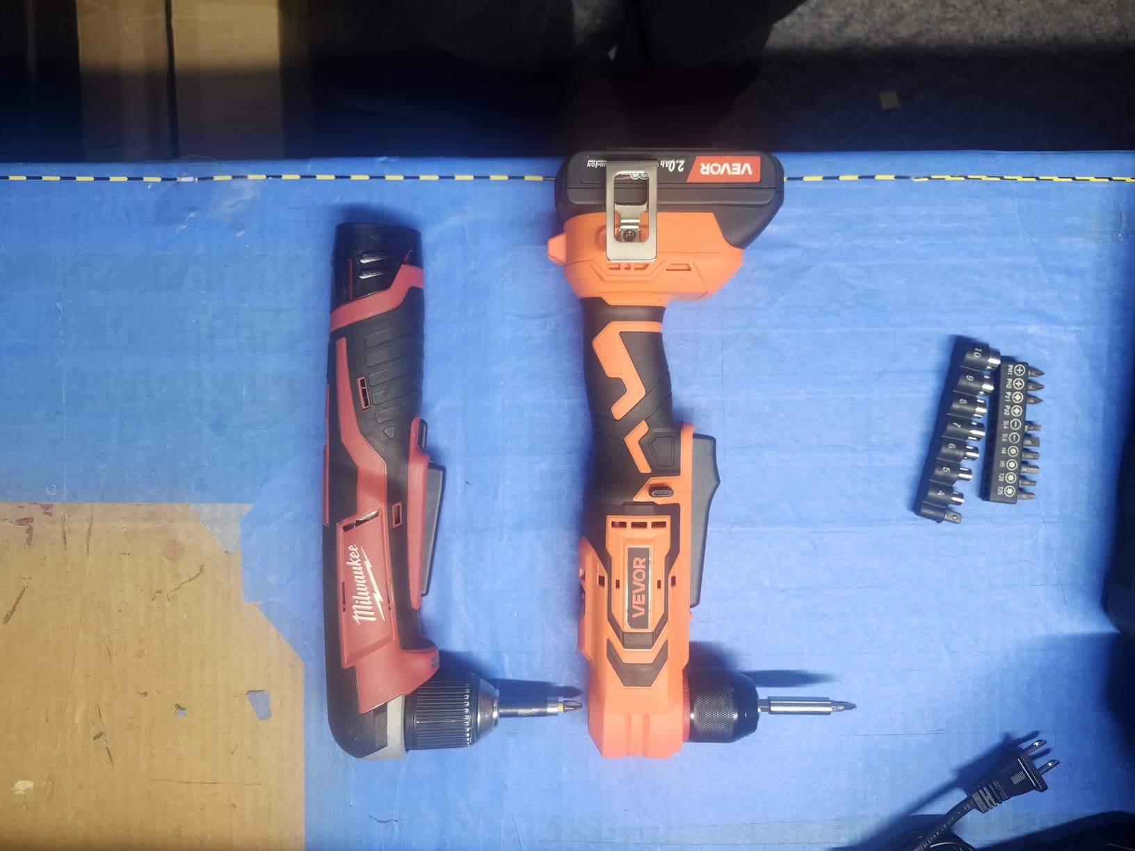 VEVOR Right Angle Drill, 3/8 Inch Chuck, 90 Degree Cordless Right Angle Drill with Brushless Motor, Battery, Charger, and Belt Clip, Adjustable Speed, for Fastening and Loosening in Tight Spaces customer photo 1