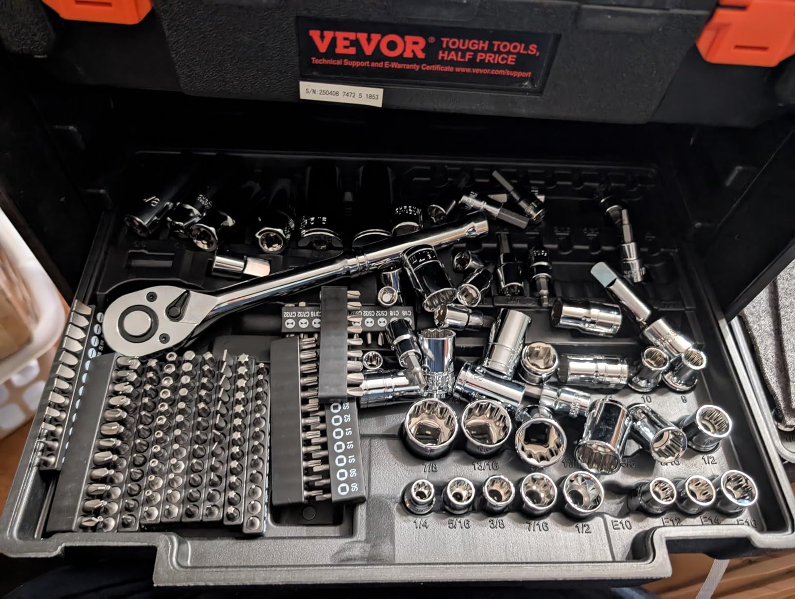 VEVOR Mechanics Tool Set, 308-Piece Mechanic Tool Kit, 1/4 in, 3/8 in, and 1/2 in Drive, SAE and Metric Socket Set, Wrenches, Screwdriver Bits, Accessories, and Storage Case, for Automotive Repair customer photo 2