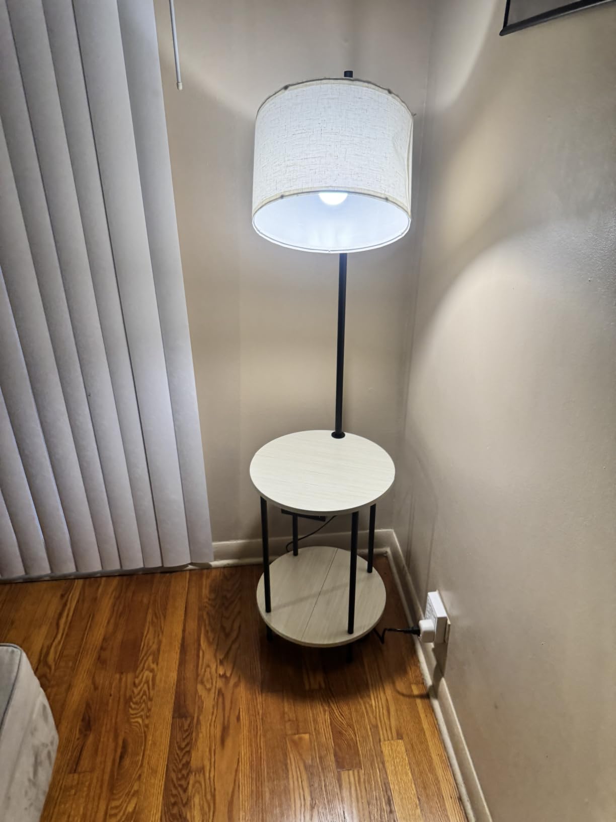 ONEWISH Floor Lamp with Table, USB/Type-C/AC Charging Ports, 9W LED Bulb, Round Table & Nightstand for Bedroom & Living Room(Black) customer photo 1